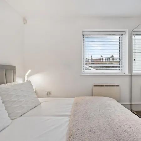 Contemporary 2 Bedroom Apartment In Kings Cross, London, N1-2