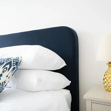 Fun Energetic Oasis In Islington - Sleeps6-3