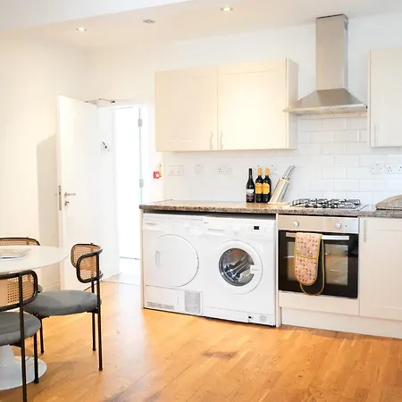 Fun Energetic Oasis In Islington - Sleeps6-2
