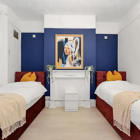5 Bed Town-House By Harlington-2