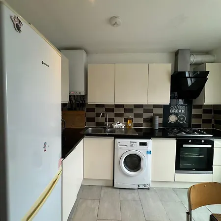 2 Bedroom Flat In Euston 2 Mins Away From Station, No Lift-3