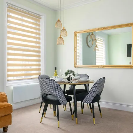 1 Bed Flat Minutes From Holland Park Station!-3