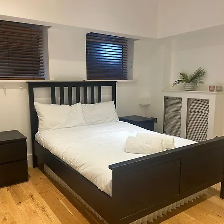 Hyde Park Studio Apartments-2