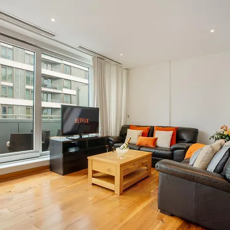 Contemporary Penthouse In Battersea Power Station-3