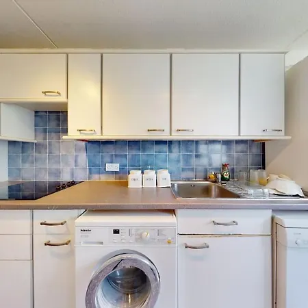 Canal View 2Bd Flat - Regents Park!-3