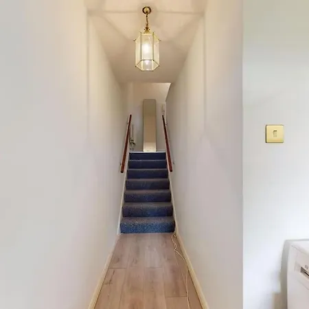 Canal View 2Bd Flat - Regents Park!-2