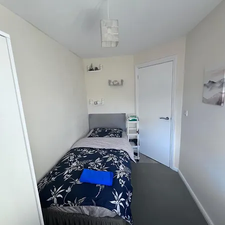 Excel Single Room - 5-Min Walk To Excel-2