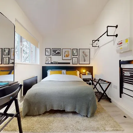 Stylish Studios Near Regents Park!-2