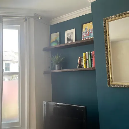 4 Bedroom House, Close To The O2 And Greenwich-3