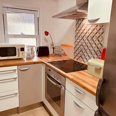 Stunning One Bedroom Studio Flat-2