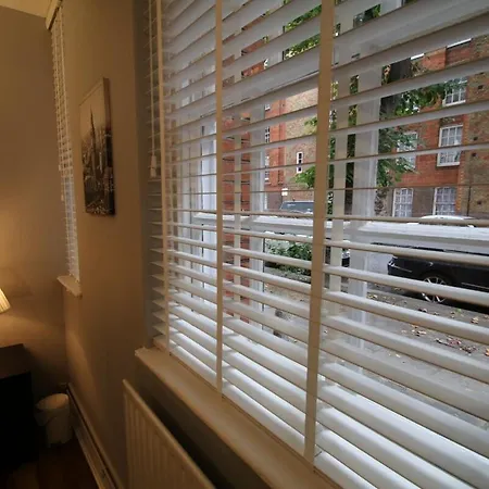Moseley Apartments-3