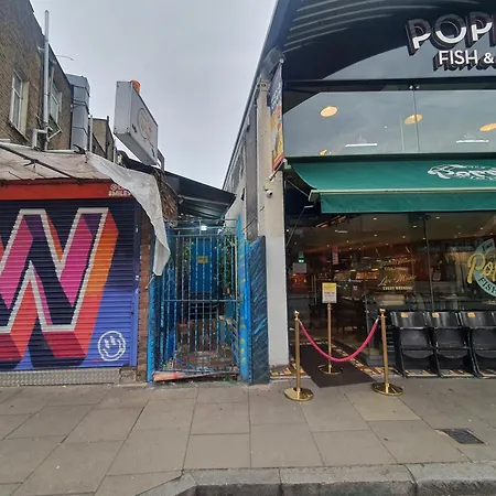 Cyber-Art studio in Camden-2