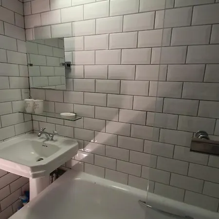 Moseley Apartments-2