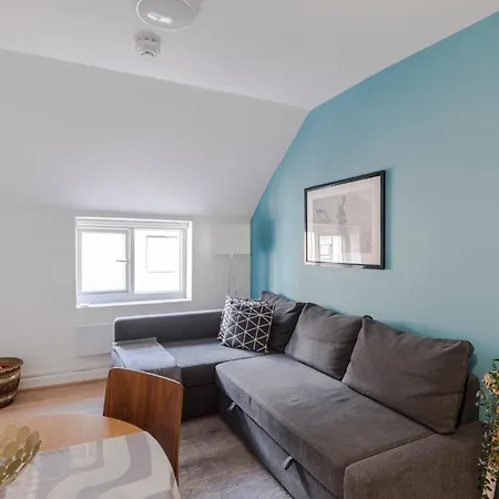 Quiet Mews 1-Bed - Fitzrovia - Sleeps 4-2