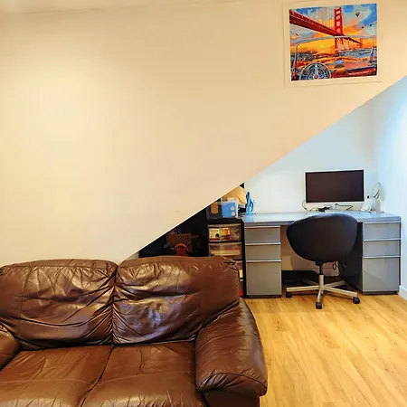 Double Bedrooms, Close To Tube Stations-3