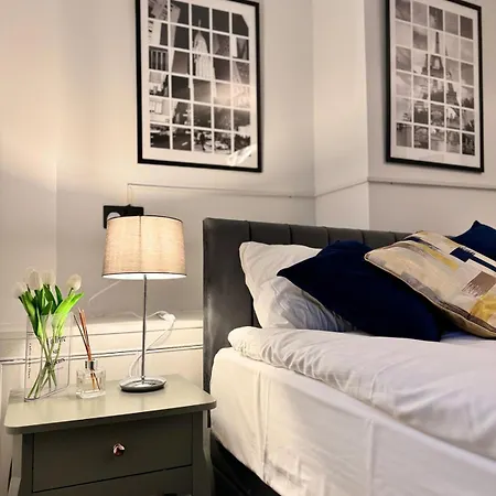 Camden Luxury Studio Flats And En-Suit Rooms-3