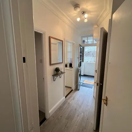 1 Bed Apartment - Centrally Located In The Heart Of Westminster-2