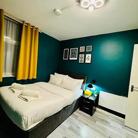 Unique Studio Flat In City 1110-3