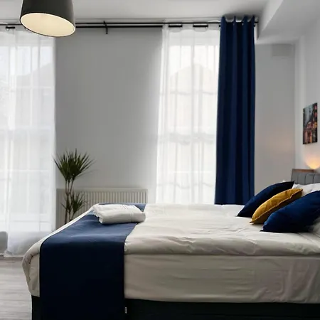 Camden Luxury Studio Flats&En-Suit Rooms-2