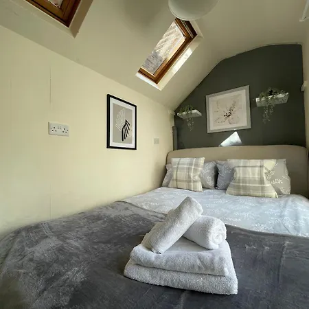Gorgeous And Cosy 2 Bed Apartment In Central Fulham-2