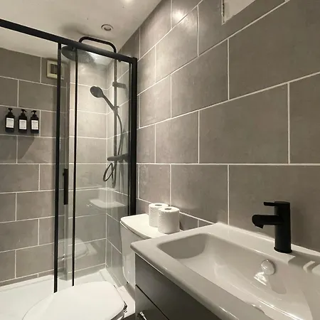Gorgeous And Cosy 2 Bed Apartment In Central Fulham-3