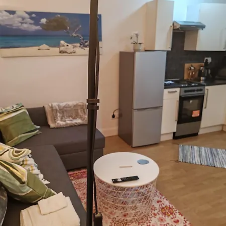 Two Bedroom Apartment In Queensway, London W2,-3