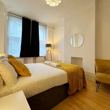 Oliver'S Place In Holborn - 2 Double Beds, 1 Sofa Bed, Great Location-3
