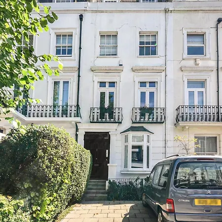 Lovely Large 1 Bed Renovated Flat W Balcony & 600Mb Wifi-2