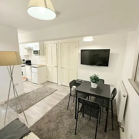 Central London Guest Flat-2