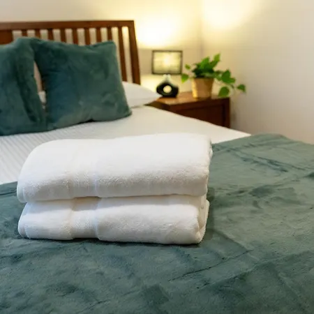 Notting Hill Cozy 2 Bedroom Flat-2