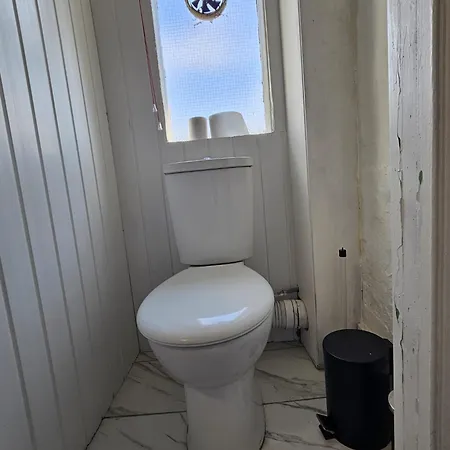 Trendy Apartment In Old Street-2