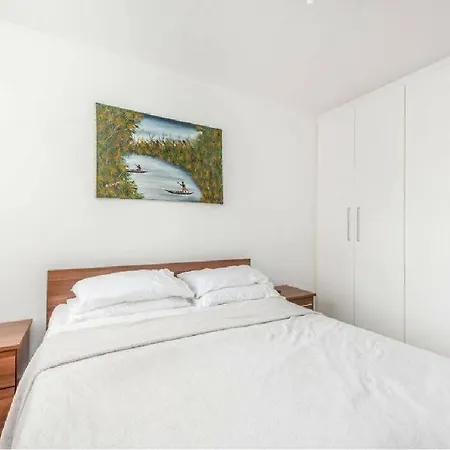 Lovely Notting Hill Apartment-3