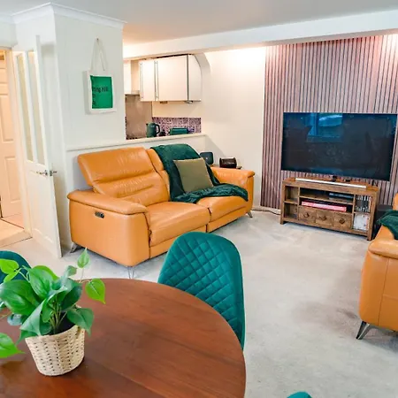 Notting Hill Cozy 2 Bedroom Flat-3