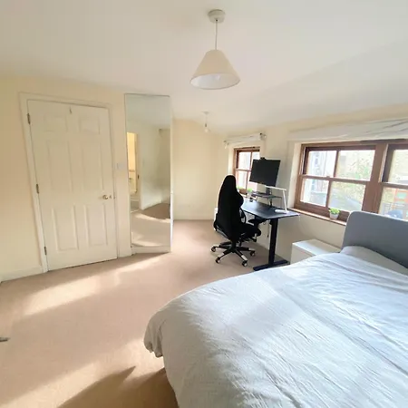 Homestay In City Of London - Putney-3