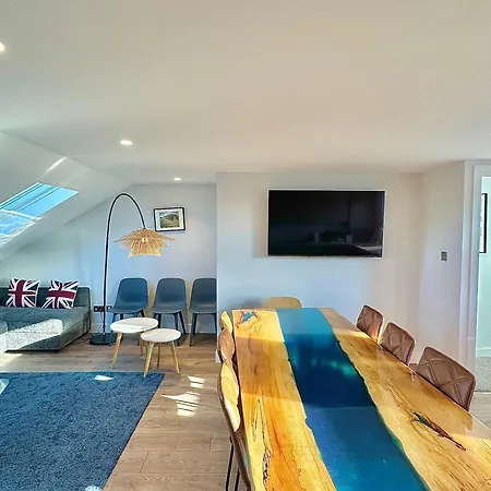Talgarth Penthouse Apartment-2