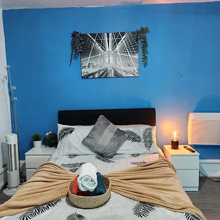 New Deluxe Studio Apt-2-2