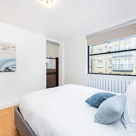 Stunning 2Bed In Soho,Steps From Piccadilly Circus-3