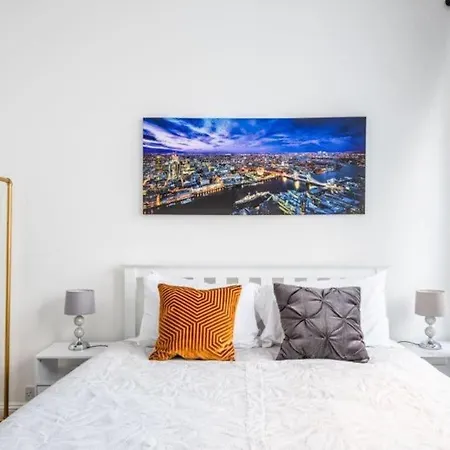 Liverpool Street Apartment-2