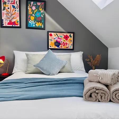 Bright Studio Loft 30Min To Central London-3