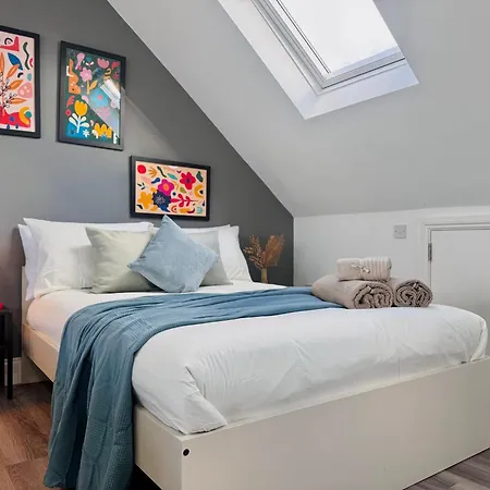 Bright Studio Loft 30Min To Central London-2
