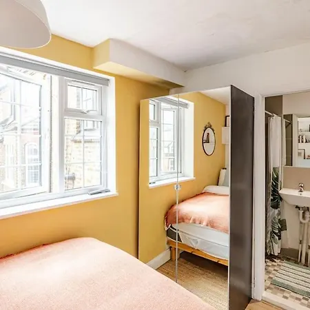 Balcony Flat In Victorian West Kensington Mansion-2
