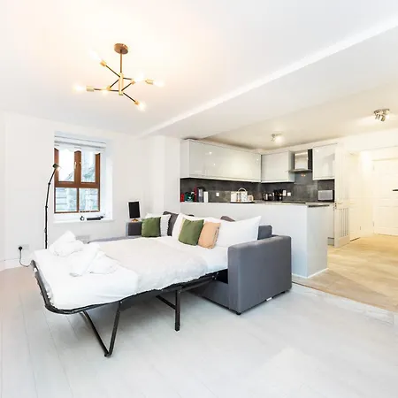 Stylish 1 Bedroom Retreat In North London-3