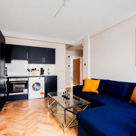 Bright Apartment Near Hyde Park-2