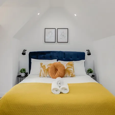 1 Bedroom Penthouse Apartment - Shoreditch, London By The Perfect Stay-3