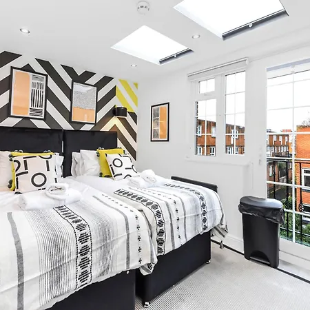 Funky London Studio, Comfort Meets Style-2