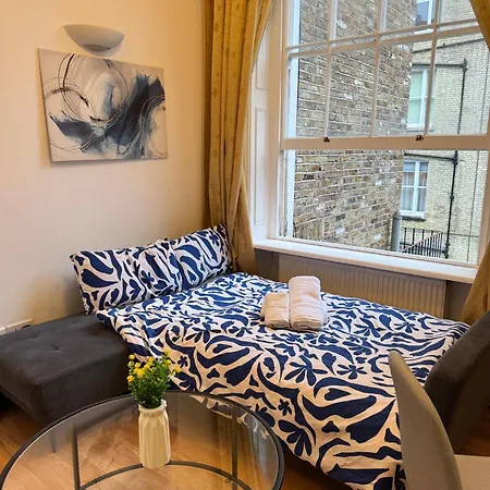 Charming And Affordable Flat For 4 People 7 Min Walking From Oxford Street - With Breakfast-2