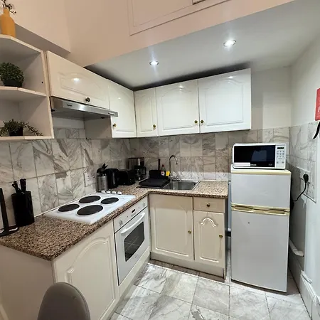 Charming And Affordable Flat For 4 People 7 Min Walking From Oxford Street - With Breakfast-2