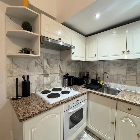 Charming And Affordable Flat For 4 People 7 Min Walking From Oxford Street - With Breakfast-3