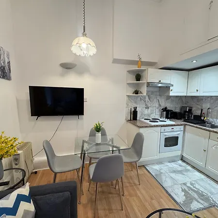 Charming And Affordable Flat For 4 People 7 Min Walking From Oxford Street - With Breakfast-3