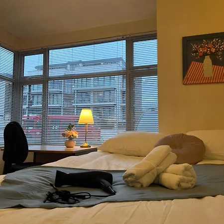 Fabulous & Spacious Garden Flat Near Kings Cross St Pancras-3